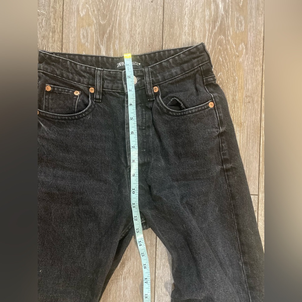 ZARA High-Rise Straight Leg Cut-Off Jeans - Black Wash | Size 2 - Picture 8 of 9